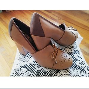 Seychelles 2-Tone Heels